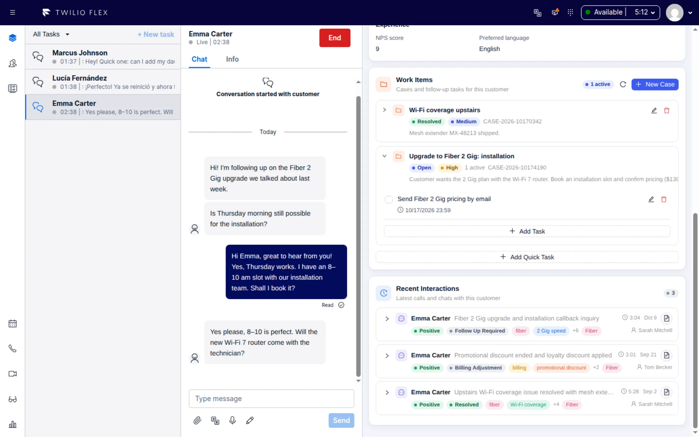 Floor Walker in the Flex agent desktop: a live chat next to the customer's CRM profile and AI-summarized history